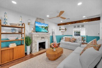 528 N Palmway in Lake Worth Beach, FL - Building Photo - Building Photo