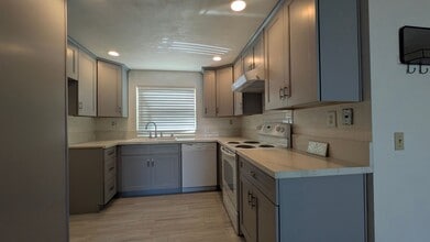 1637 English Pl in Corona, CA - Building Photo - Building Photo