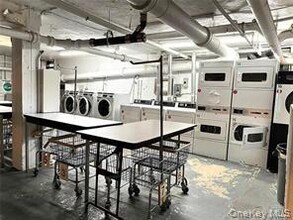 210 Martine Ave in White Plains, NY - Building Photo - Building Photo