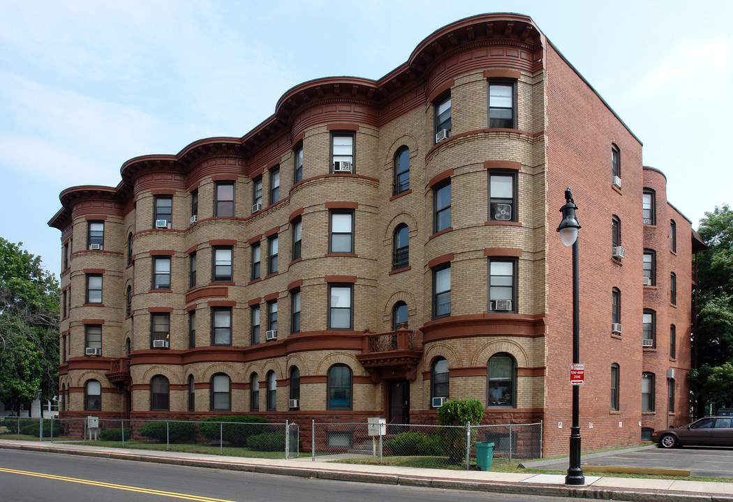 Walnut Street Apartments in Springfield, MA - Building Photo