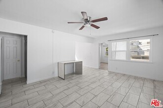 2033 S Shenandoah St in Los Angeles, CA - Building Photo - Building Photo