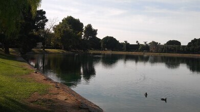 10828 N Biltmore Dr in Phoenix, AZ - Foto de edificio - Building Photo