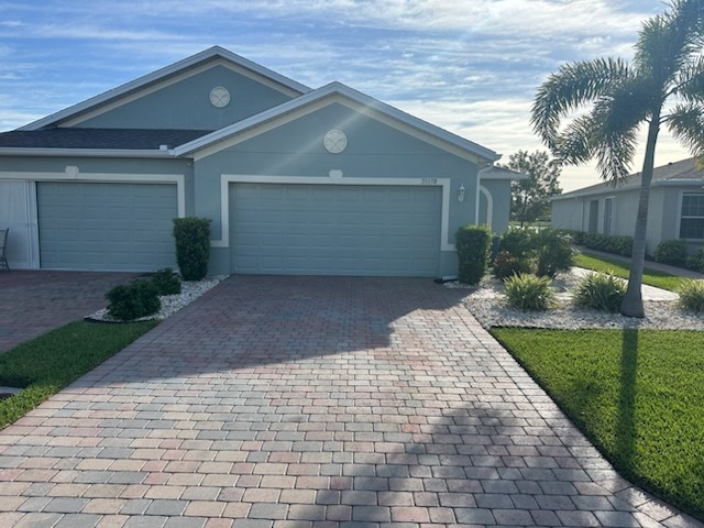 20058 Fiddlewood Ave in North Fort Myers, FL - Building Photo