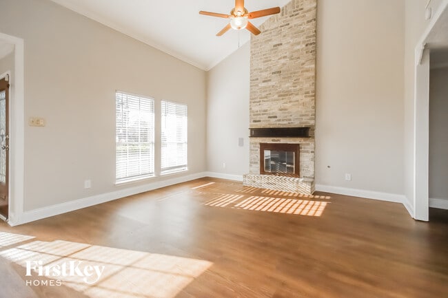 547 Shealy St, Unit C-244 in Webster, TX - Building Photo - Building Photo