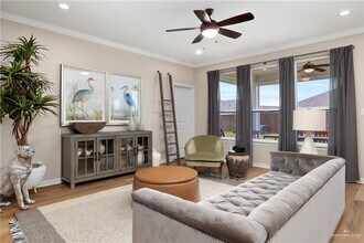 35 Cascada Bnd Rd in McAllen, TX - Building Photo - Building Photo