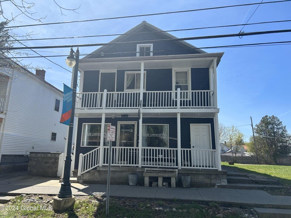 55 Beekman St in Saratoga Springs, NY - Building Photo