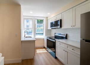 2317 15th St, Unit A-3b1b in Troy, NY - Building Photo - Building Photo