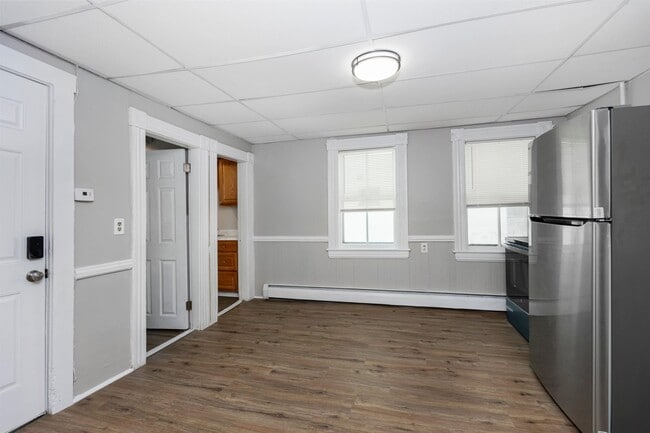 221 Lake Ave, Unit 1 in Manchester, NH - Foto de edificio - Building Photo
