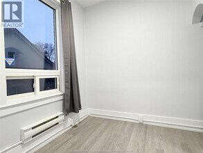 1495 Gladstone Ave in Windsor, ON - Foto de edificio - Building Photo