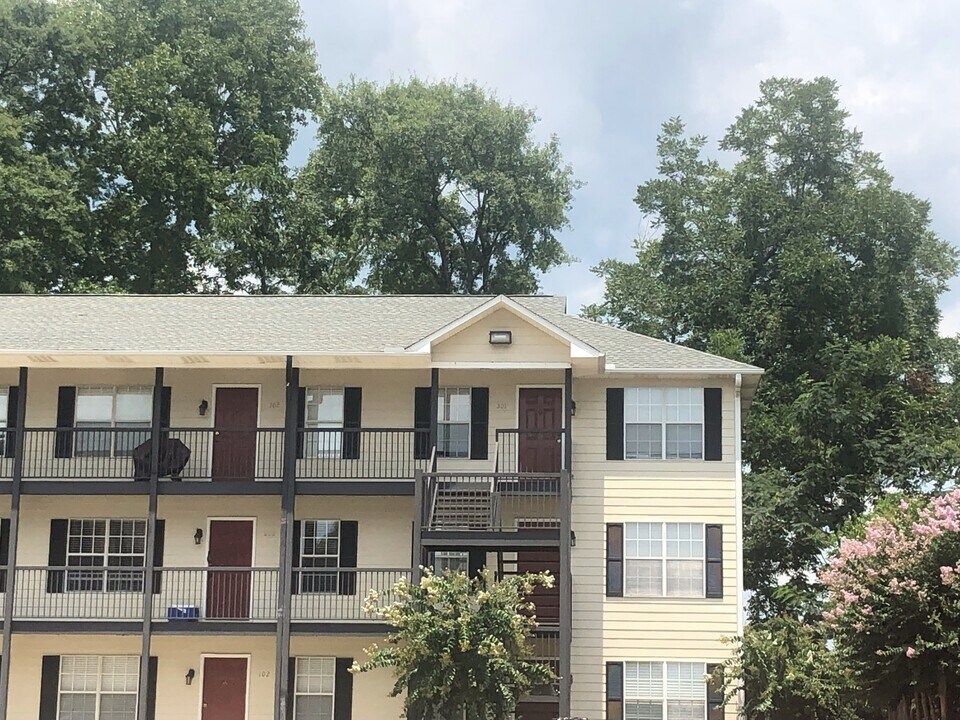 Varsity Condos in Auburn, AL - Foto de edificio