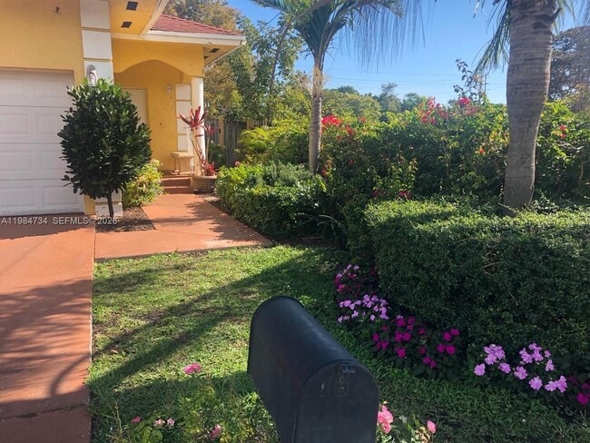 property at 1008 NW 2nd Ave