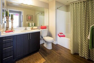 4855 Ariva Way in San Diego, CA - Building Photo - Building Photo