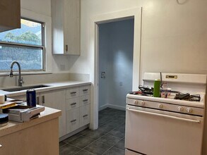 1493 Atchison St, Unit 1493 in Pasadena, CA - Building Photo - Building Photo