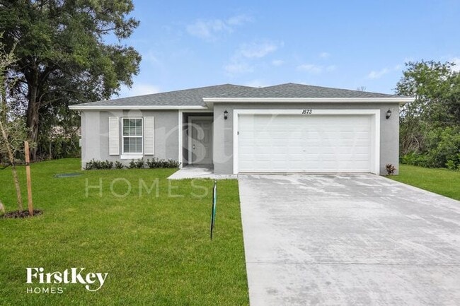 1573 SW Bermel Ave