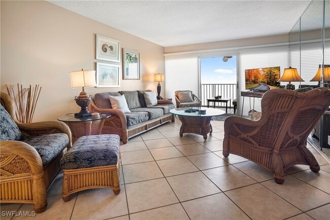 3443 Gulf Shore Blvd N, Unit 609 in Naples, FL - Building Photo - Building Photo