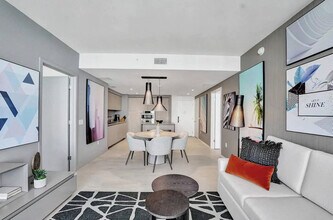 4010 S Ocean Dr in Hollywood, FL - Building Photo - Building Photo