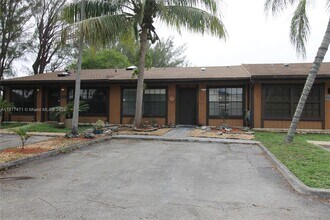 10351 Juniper Ct in Pembroke Pines, FL - Building Photo - Building Photo