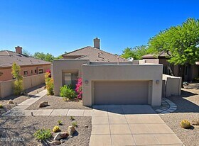 32748 N 69th St in Scottsdale, AZ - Building Photo