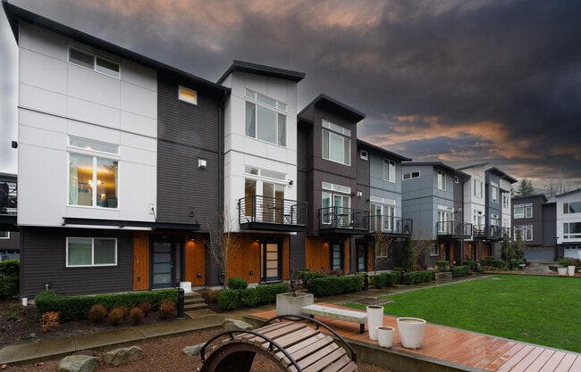 1587 139th Ct NE in Bellevue, WA - Building Photo - Building Photo