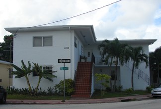 8010 Crespi Blvd in Miami Beach, FL - Building Photo - Building Photo