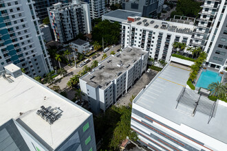 Palm Gardens in Miami, FL - Building Photo - Building Photo