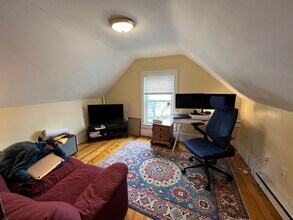 26 White St, Unit 2 in Cambridge, MA - Foto de edificio - Building Photo
