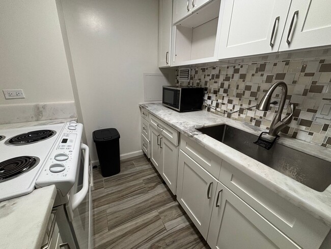 property at 1535 Pensacola St