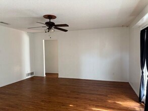 1325 22nd St NE in Paris, TX - Building Photo - Building Photo
