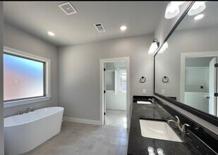 3309 SW Stoneway Ave in Bentonville, AR - Building Photo - Building Photo