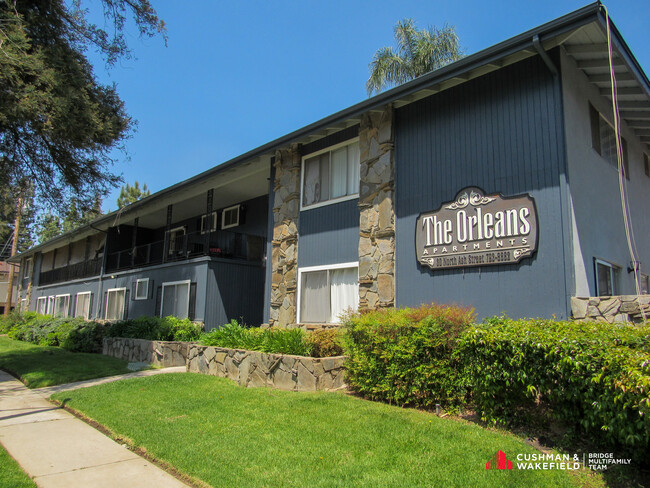 Ivanhoe Apartments in Redlands, CA - Foto de edificio - Building Photo