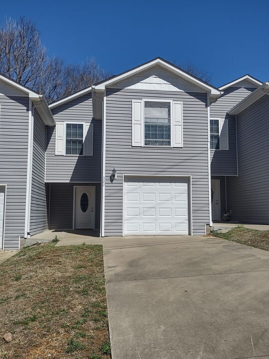 322 Tara Ct in Benton, KY - Foto de edificio