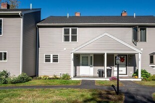 7B Gagnon Hill Rd in Rollinsford, NH - Building Photo