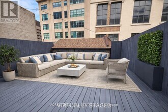 132 Dundas St E in Toronto, ON - Building Photo - Building Photo