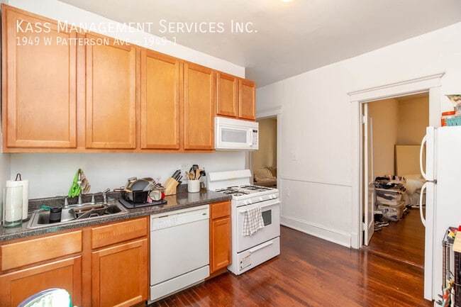 1949 W Patterson Ave