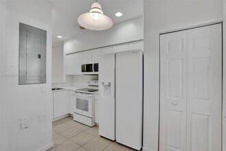 2613 SW 83rd Terrace in Miramar, FL - Building Photo - Building Photo