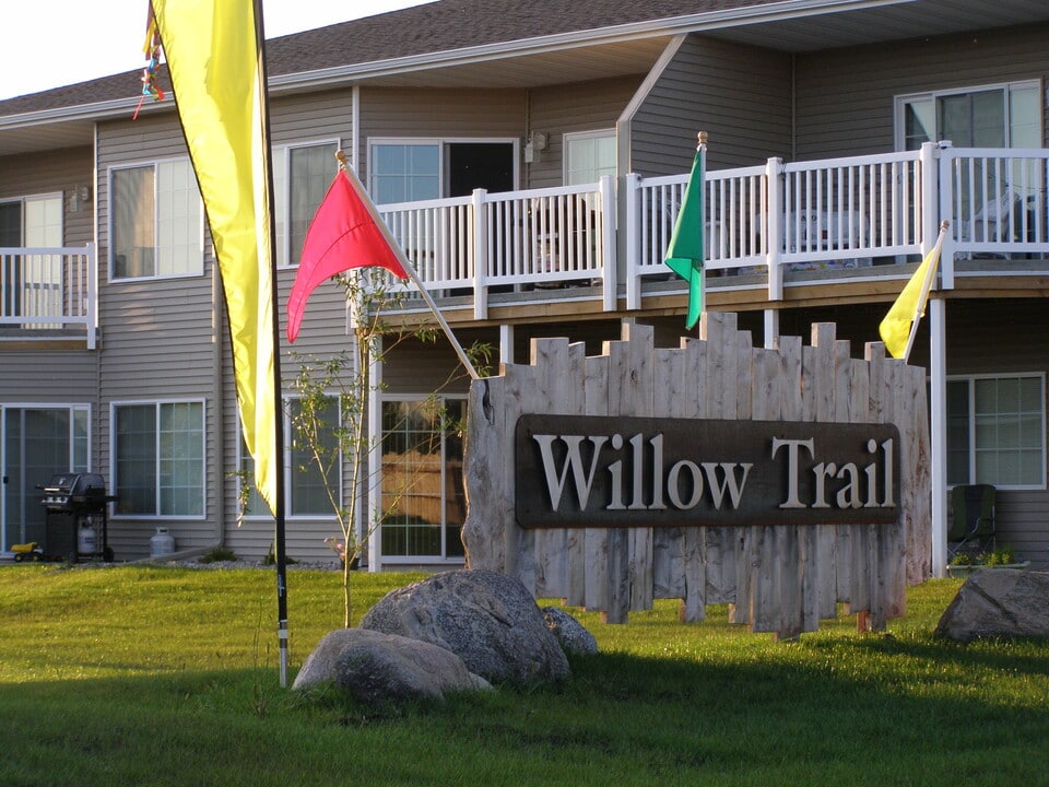 1323 Main Ave S, Unit 1232 in Brookings, SD - Foto de edificio