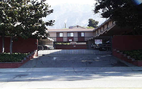 Altadena Townhouse Apartments in Altadena, CA - Foto de edificio