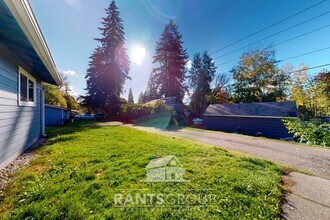 1601-1603 Yew Ave NE in Olympia, WA - Building Photo - Building Photo