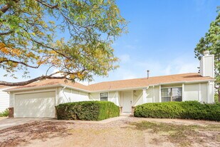 17497 E Grand Dr in Aurora, CO - Building Photo