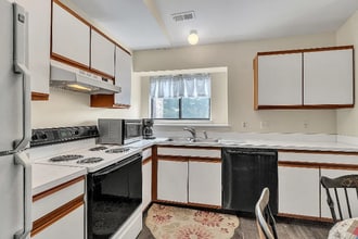 42794 Lilley Pointe Dr in Canton Township, MI - Foto de edificio - Building Photo