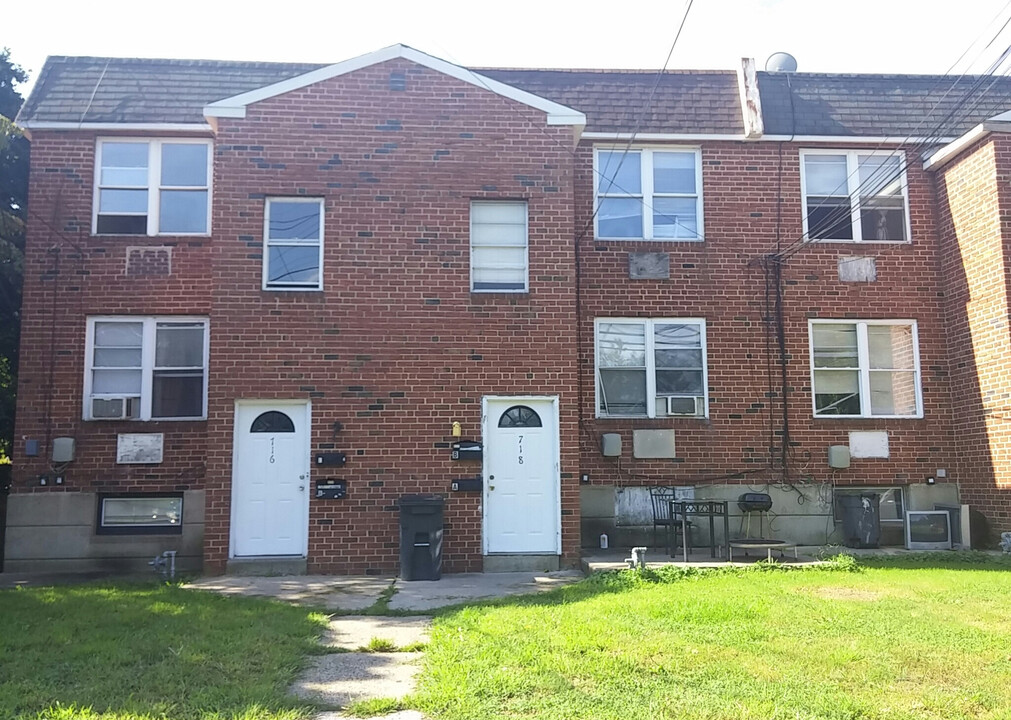 718 Pine St, Unit 2 in Darby, PA - Building Photo