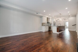 1919 N Drake Ave-Unit -B in Chicago, IL - Building Photo - Building Photo