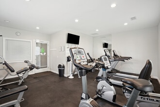 Park Place Apartments in Davenport, IA - Building Photo - Building Photo