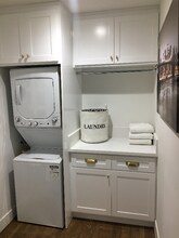 821 Westmount Dr in West Hollywood, CA - Building Photo - Building Photo