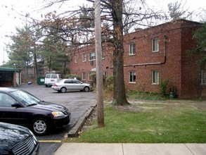 Linden Grove Apartments in South Euclid, OH - Building Photo - Building Photo