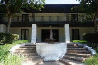 Fountains at Tanglewood in Houston, TX - Building Photo - Building Photo