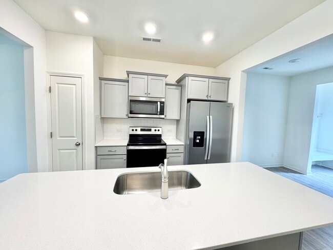 108 Grover Ct in Mooresville, NC - Building Photo - Building Photo