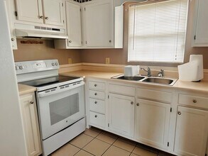 5 Lexington Ct in Johnson City, TN - Building Photo - Building Photo