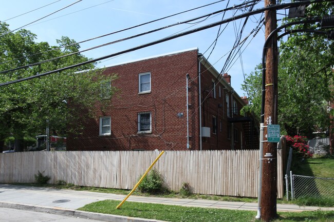 4034 6th St SE in Washington, DC - Building Photo - Building Photo