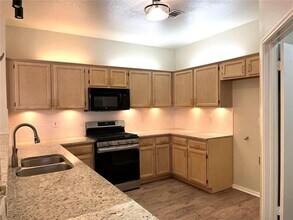 813 Black Locust Drive West in Pflugerville, TX - Building Photo - Building Photo